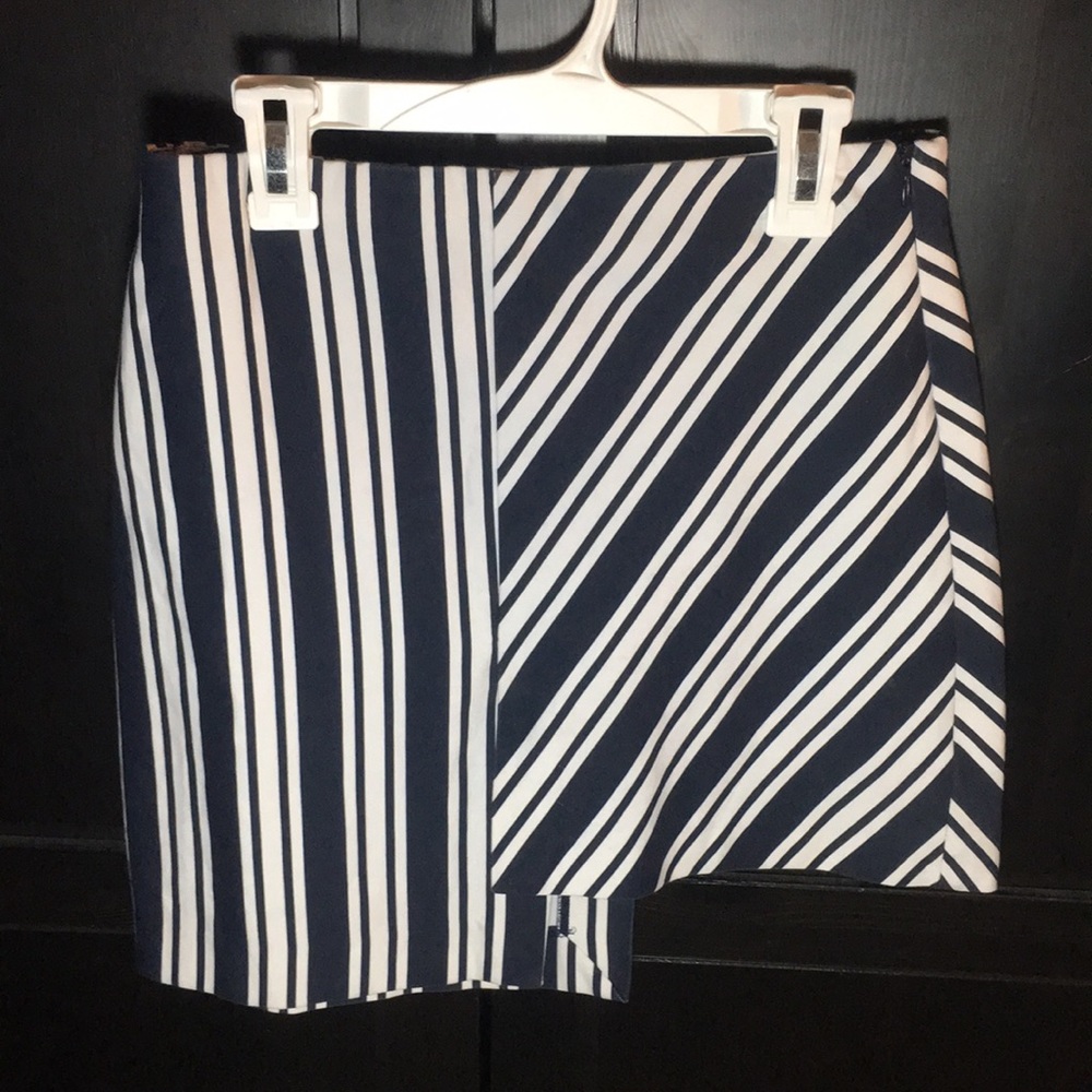 ASYMMETRICAL MINI SKIRT